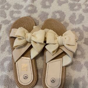 Elegant Cream Bow Women’s Sandals